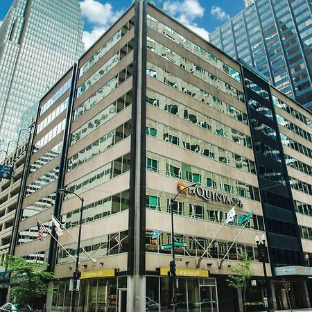 La Quinta Inn & Suites By Wyndham Chicago Downtown Bagian luar foto