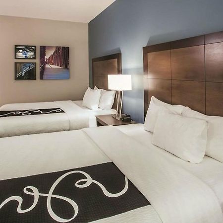 La Quinta Inn & Suites By Wyndham Chicago Downtown Bagian luar foto